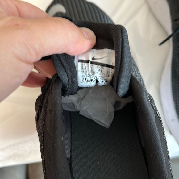 NIKE 9.5 Quest Slip Resistant Black Tan Knit Blue White Running Sneakers - Picture 14 of 15